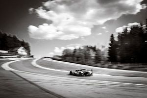 Toyota TS050 Hybrid LMP1 Rennwagen fahren Eau Rouge von Sjoerd van der Wal Fotografie