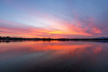 Brennender Himmel am Staffelsee von Teresa Bauer