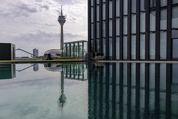 C'est un must pour les amateurs d'architecture : le MedienHafen de Düsseldorf a de grands noms. sur peter reinders