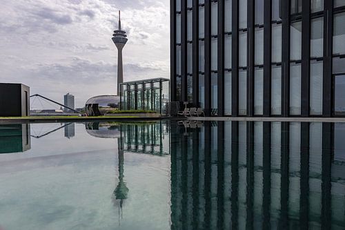It is a must for architecture lovers: Düsseldorf's MedienHafen has big names.