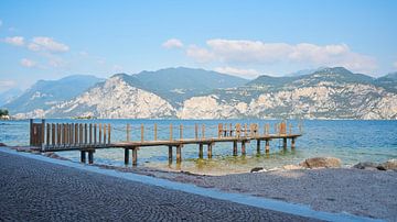 Gardameer bij Malcesine in Italië van Heiko Kueverling