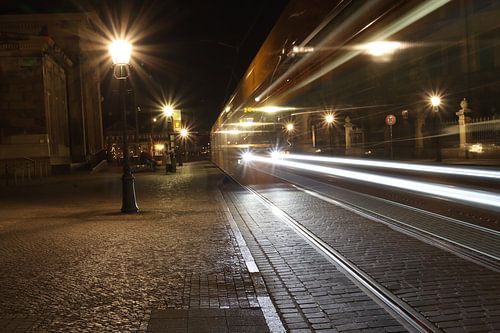 Dresdner Sophienstraße bei Nacht