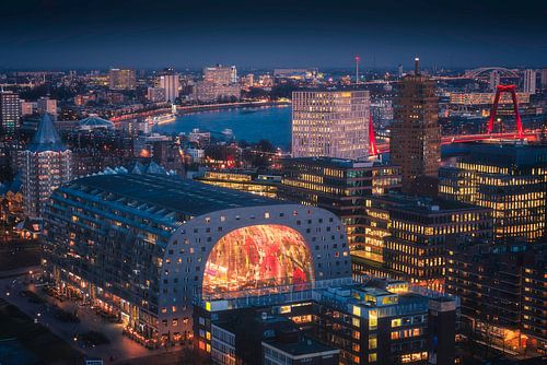 Le cœur illuminé de Rotterdam : le Markthal et la ligne d'horizon
