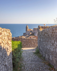 Steinweg zur Kirche San Pietro in Portovenere, Ligurien