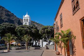 The Plaza de la Libertad with the church of Santa Ana in the small town of Garachico by David Esser