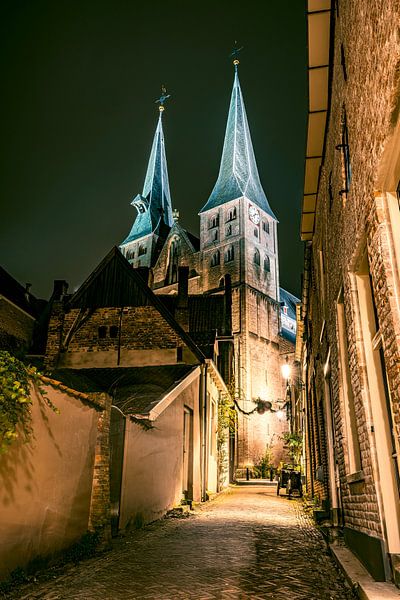 Deventer Winterabend Straßenansicht an der Bergkerk von Sjoerd van der Wal Fotografie