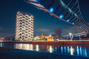 Die College-Brücke weist den Weg zum K-Turm, Kortrijk