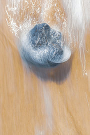Strand von Noordwijk. Stein in der Brandung von Yanuschka | Fotografie Noordwijk