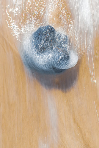 Strand von Noordwijk. Stein in der Brandung von Yanuschka | Fotografie Noordwijk