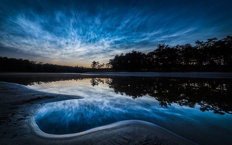 Luminous Night Clouds in Sleen by Robin Giesen
