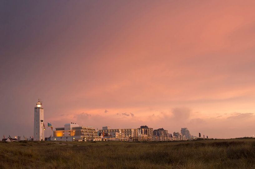 Boulevard Noordwijk avec l'éclat du soir par Dick van Duijn