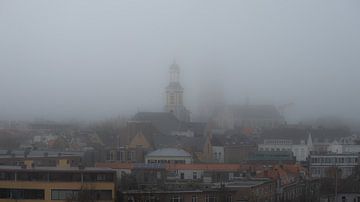 Breda - Große Kirche im Nebel von I Love Breda
