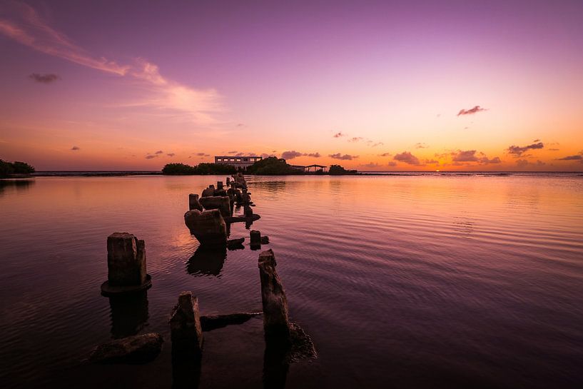 Gave kleuren tijdens zonsondergang bij Isla di Oro, Aruba van Arthur Puls Photography
