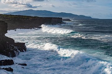 La côte sauvage (en hiver) de l'île de Pico aux Açores sur Lex van Doorn