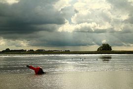 A dramatic sky over the Elbe