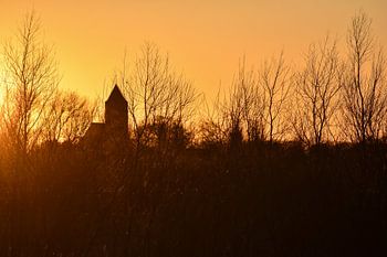 Zonsondergang, kerktoren Zalk langs de IJssel