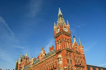 St. Pancras International station van Richard Wareham