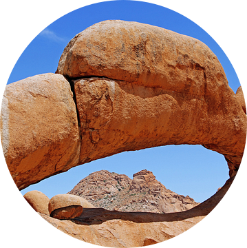 Rock Arch at the Spitzkoppe, Namibia van W. Woyke