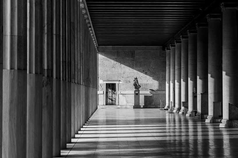 De stoa van Attalus - zuilengalerij in Athene van Adrianne Dieleman
