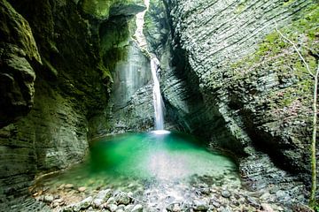 Mystic Waterfall van Thomas Depauw