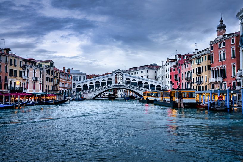 Twilight at the Rialto Bridge by Rene Siebring