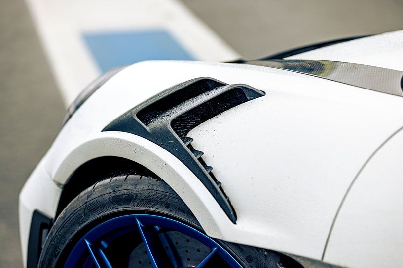 Porsche GT3 RS auf der Rennstrecke von Assen von Martijn Bravenboer