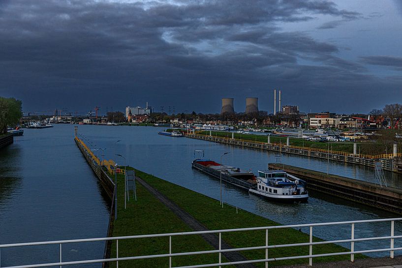 Skyline of Maasbracht by Bart Tummers Fotografie