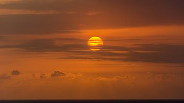 Bali Sunset van Pieter van der Zweep
