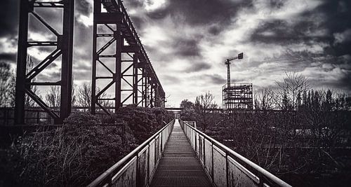Weg naar nergens - Landschaftspark Duisburg Nord - staalfabriek, kolenmijn en ijzerfabriek in het Ru