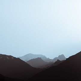 Lac de Roselend 5 (Grijs) van Deshamer