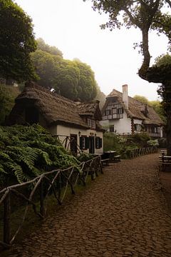 Le mystérieux chalet de la montagne sur Nina Robin Photography