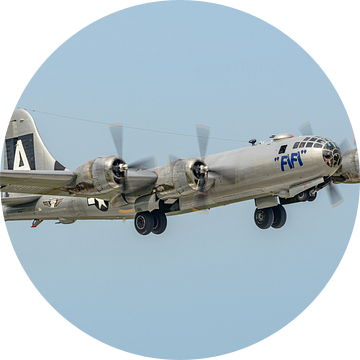 Take-off Boeing B-29 Superfortress Fifi. van Jaap van den Berg