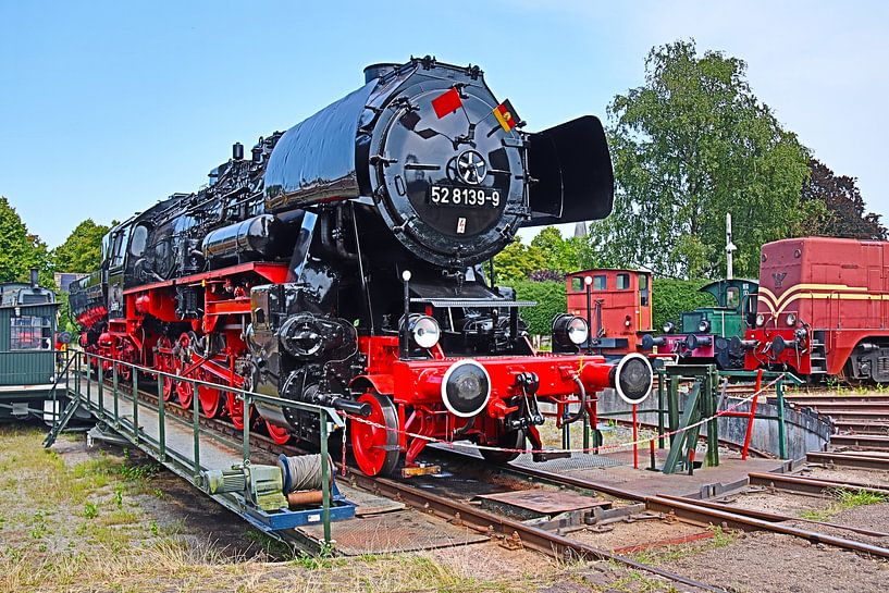 stoomtrein in beek bergen van Eduard metz
