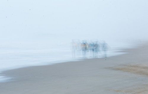 Golfsurfers op het strand van Scheveningen (Abstract)