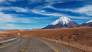 Die Vulkanlandschaft des Altiplanos in Bolivien