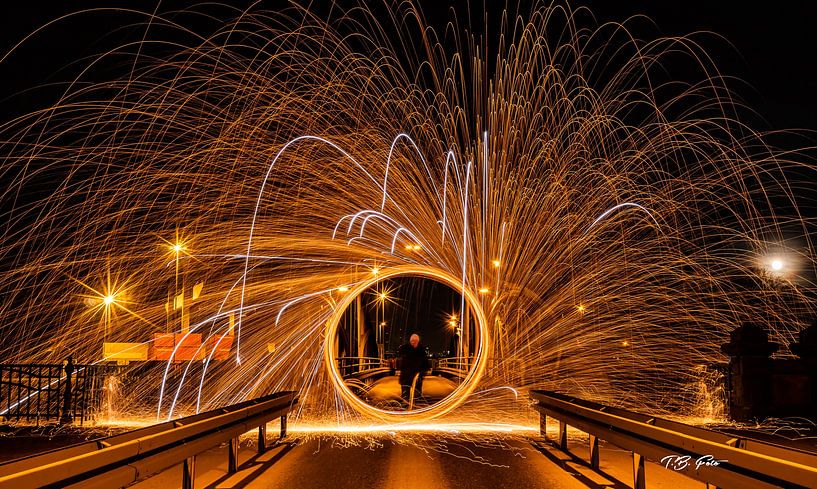 Fire of the Bridge von T.B.- Foto