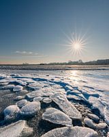 IJs aan het strand in Stein, Oostzee (D)