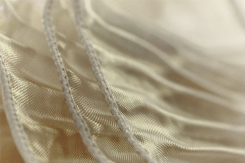 Plis et fils - Tranquillité textile dans un ton naturel clair par Mixed media vector arts