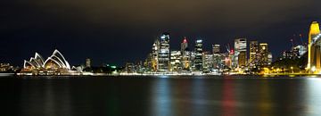 Sydney by Night in color, NSW Australie van Chris van Kan