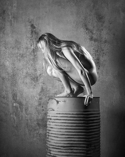 Hele mooi naakte vrouw in vintage zwart wit fotografie