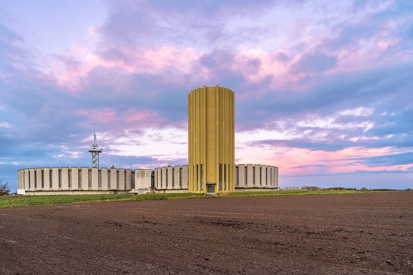 water tower and watchtower van Marcel Derweduwen