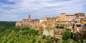 Panorama van Pitigliano, Toscane,Italië van Adelheid Smitt