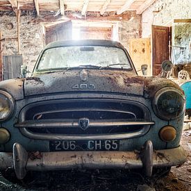 Abandoned places - classic car in garage by Times of Impermanence