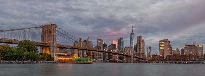 New York - Skyline von Manhattan - Brooklyn Bridge von Teun Ruijters