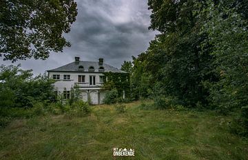 Große Villa Vaiken. von Het Onbekende