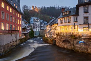 Monschau, Duitsland. van Azamat