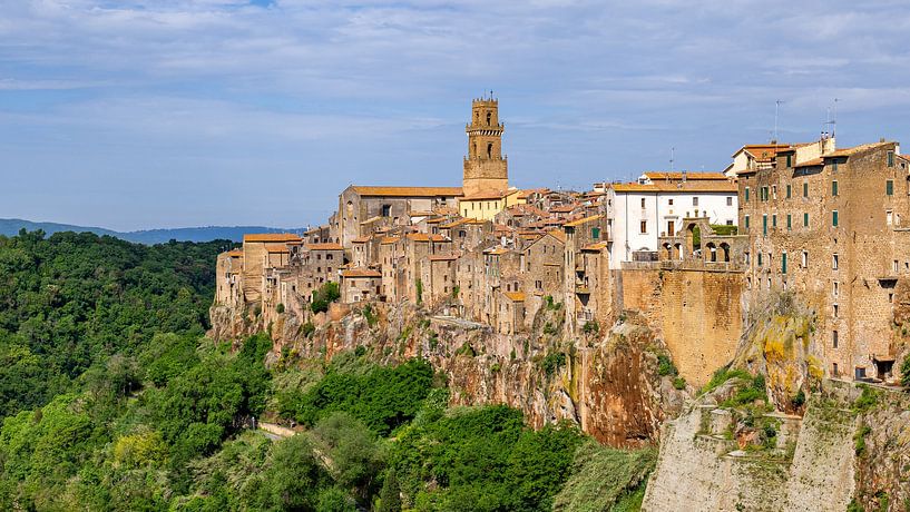 Uitzicht op Pitigliano, Toscane, Italië van Adelheid Smitt