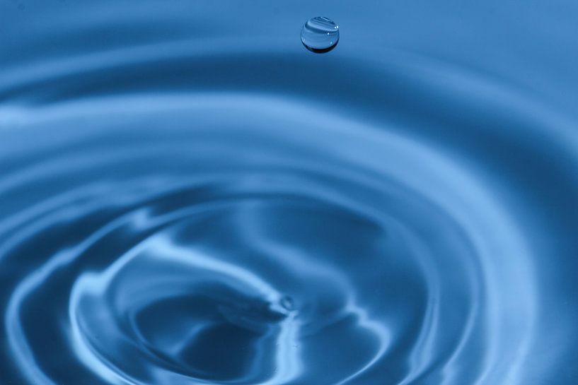 Textur, Hintergrund erzeugt mit eintauchendem Wassertropfen von Reiner Conrad