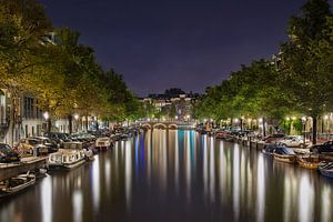 Amsterdam Nachtszene im historischen Grachtengürtel von Tony Vingerhoets