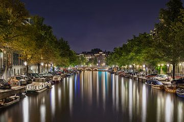 Amsterdam night scene in the historical canal belt by Tony Vingerhoets